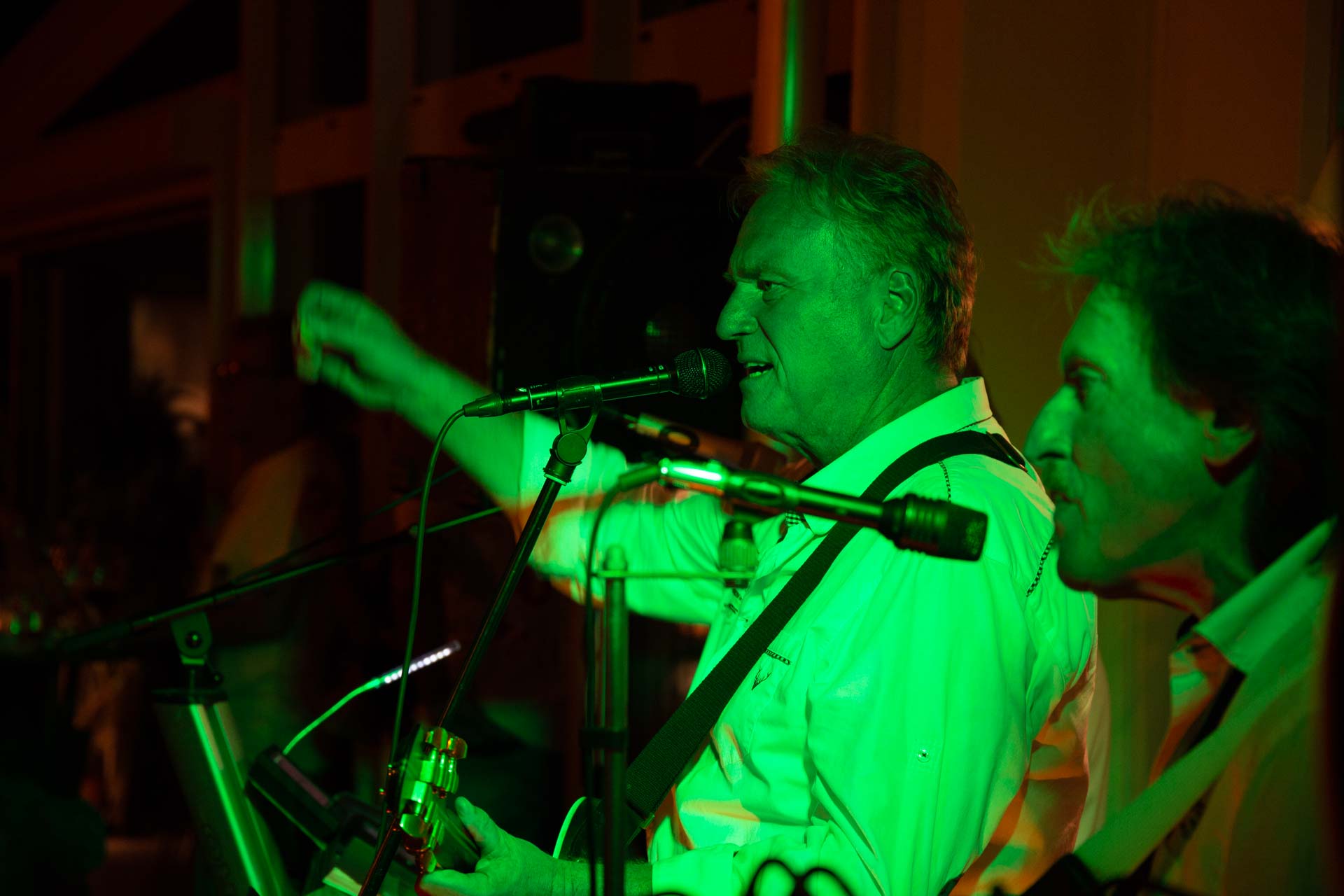Live Musik am Donnerstag! Diesen Donnerstag spielen die Muntermacher ...